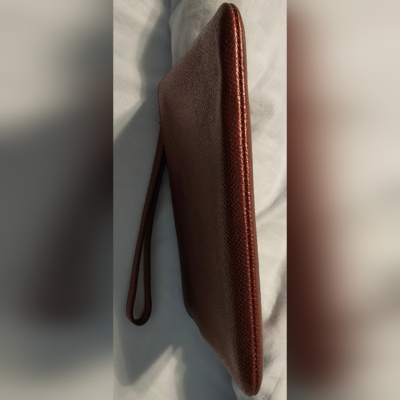 Coach Metallic Cherry Leather wristlet New without tags - Picture 13 of 16